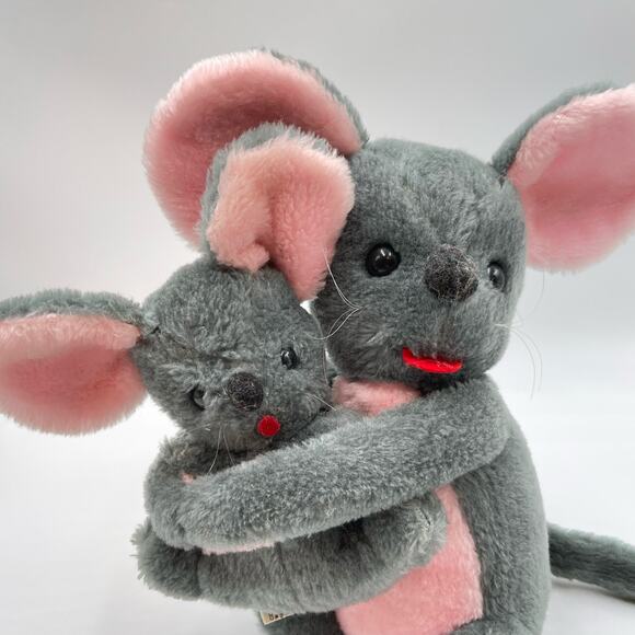 Vintage Musical Gray Momma Mouse Holding Baby Wind Up Lullabye Korea Plush - Picture 2 of 12